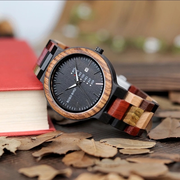 Wooden Watch Date & Week Display - Picture 2 of 6